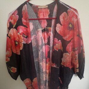 Lightweight women's shrug in black/red/white